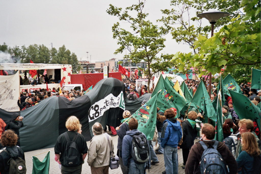 Mobilisations in Rostock : G8 behind fences, alternatives blossom