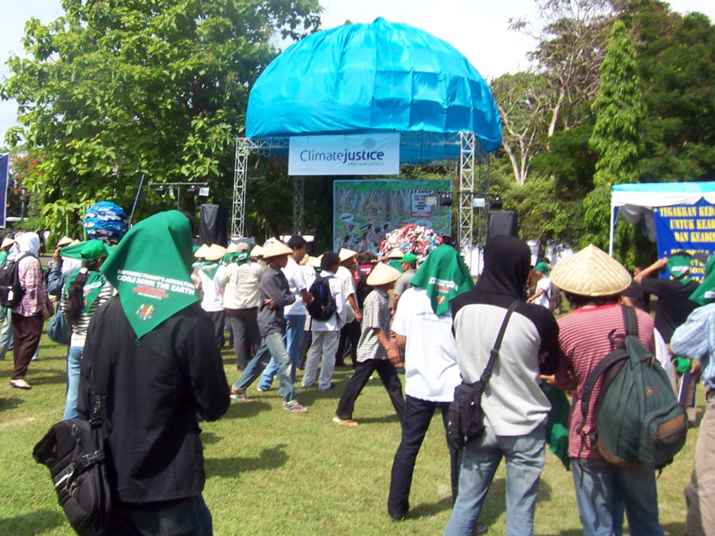 Bali: Social movements gather against global warming
