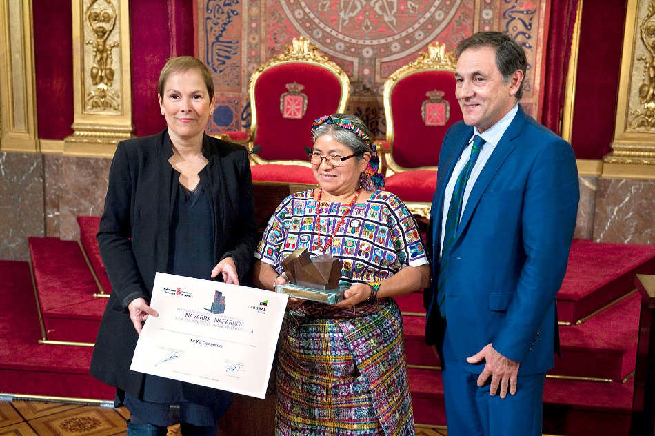 Globalising the struggle also means globalising solidarity and hope: La Via Campesina, while accepting the XV Navarra International Prize for Solidarity