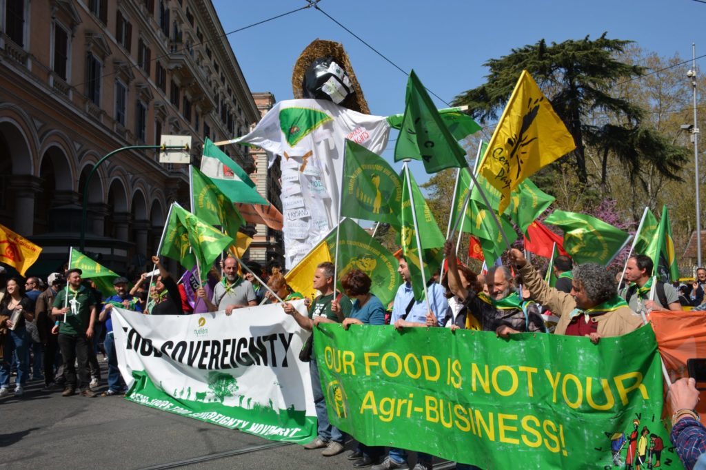 Action in front of EU Commission offices this 17/01 : Against new GMOs and for the Right to seeds – Peasants’ Rights