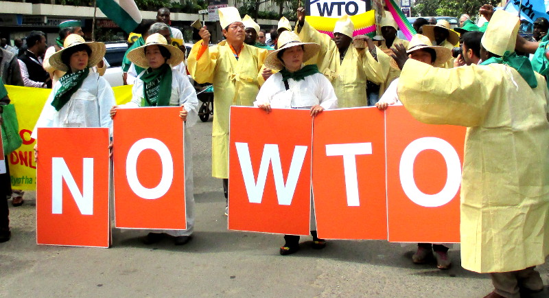 Korean peasants oppose US demand to remove the ‘developing country’ status of South Korea in WTO