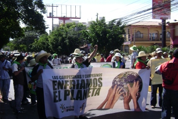 Campesinas y campesinos hondureños se movilizan en protesta por crisis climática y en apoyo al MUCA