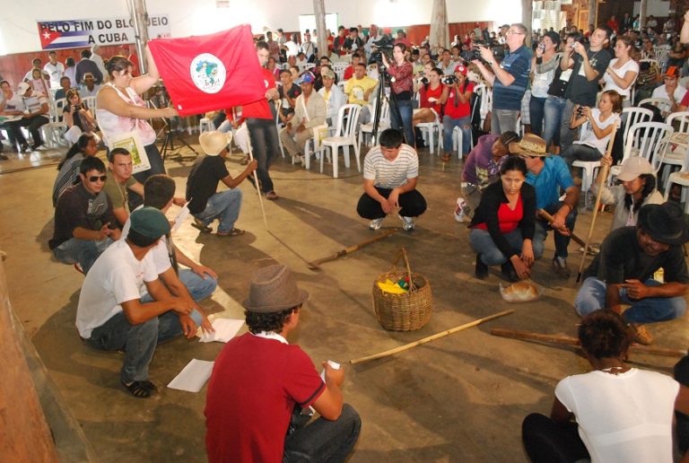 Brasil: Seminario Nacional de Formación Campesina del MPA inicia sus actividades en Anchieta- Santa Catarina