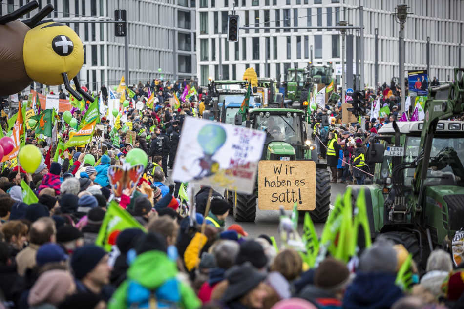 Europa:»¡La alimentación es un asunto político!» 33,000 manifestantes exigen un cambio urgente de los sistemas agrícolas y alimentarios