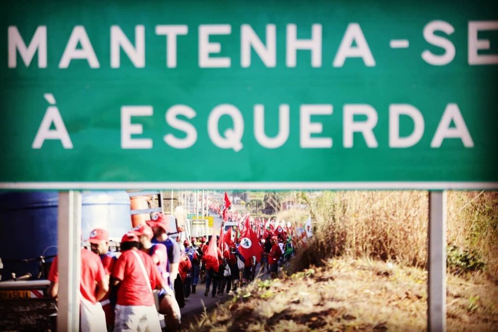 En marcha histórica, los sin tierra prometen hacer un «cerco popular» en Brasilia