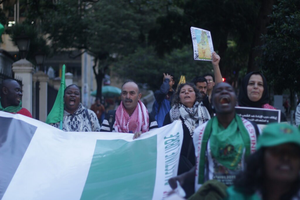 «No solo una guerra, sino un genocidio»: La Vía Campesina marcha en solidaridad con Palestina en Bogotá
