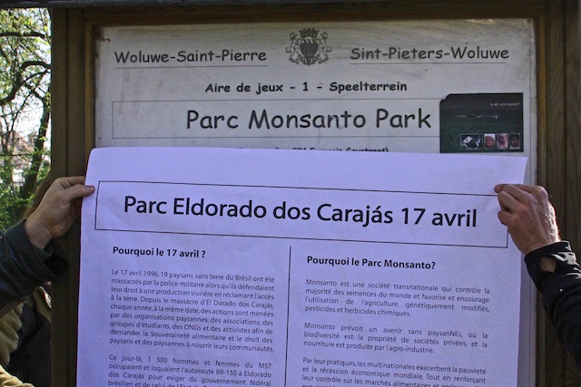 Bruxelles : “Pas d’OGM dans les parcs! Nos enfants jouent-ils à l’ombre de Monsanto? “
