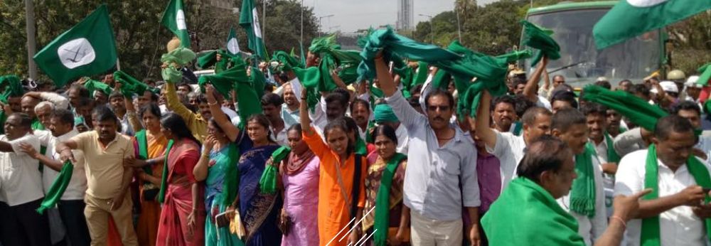 Inde : Les agriculteur·rices du Karnataka protestent contre les OGM maïs et coton