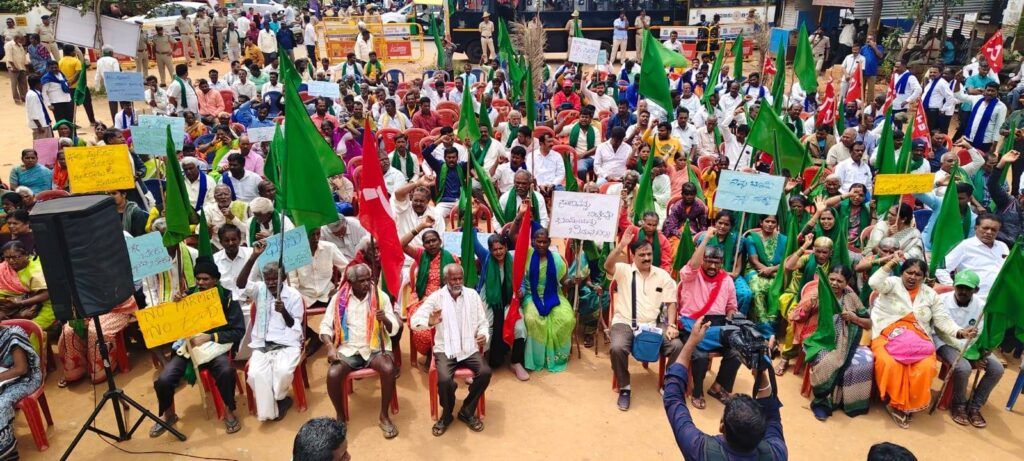 Inde : Mouvements paysans protestent contre l’acquisition forcée de terres agricoles près de l’aéroport de Bengaluru